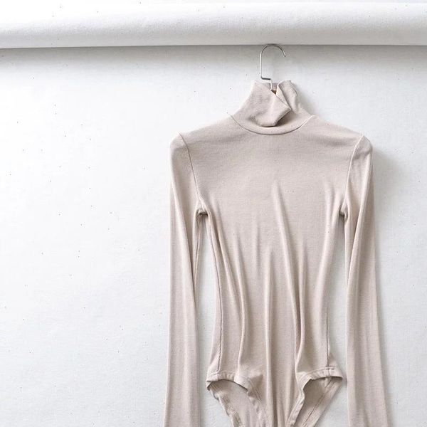 2021 spring autumn new solid turtleneck bodysuit female slim long sleeve soft basic jumpsuits for women bodysuits, Black;white
2021 spring autumn new solid turtleneck bodysuit female slim long sleeve soft basic jumpsuits for women bodysuits, Black;white
