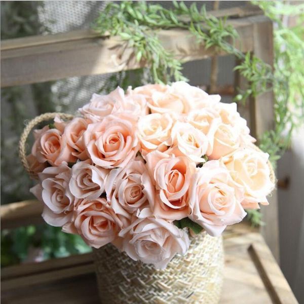 artificial flowers rose flower bouquets false flower wedding hand holding flowers home decoration simulation plant
artificial flowers rose flower bouquets false flower wedding hand holding flowers home decoration simulation plant