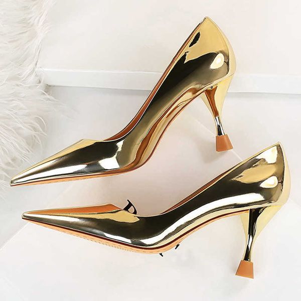 famous brand 2022 women 7.5cm high heels pumps lady wedding bride gold low prom fetish leather shiny scarpins plus size 43 shoes designer cl, Black
famous brand 2022 women 7.5cm high heels pumps lady wedding bride gold low prom fetish leather shiny scarpins plus size 43 shoes designer cl, Black
