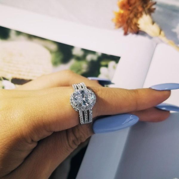cluster rings solid desgin oval shape wedding engagement luxury ring three rows zircons for women finger jewelry r4423s, Golden;silver
cluster rings solid desgin oval shape wedding engagement luxury ring three rows zircons for women finger jewelry r4423s, Golden;silver