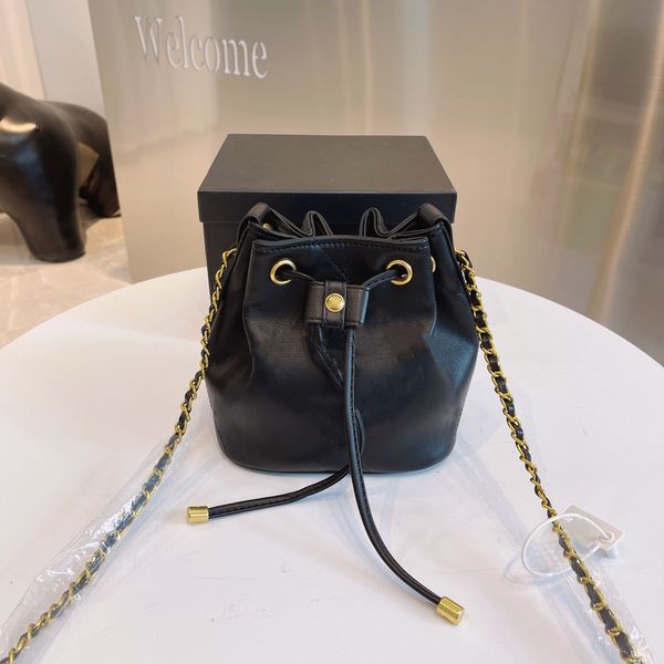mini bucket package are super good original drawstring hardware big luxuriant noble appearance is necessary manpower, star fine craftsmanshi
mini bucket package are super good original drawstring hardware big luxuriant noble appearance is necessary manpower, star fine craftsmanshi