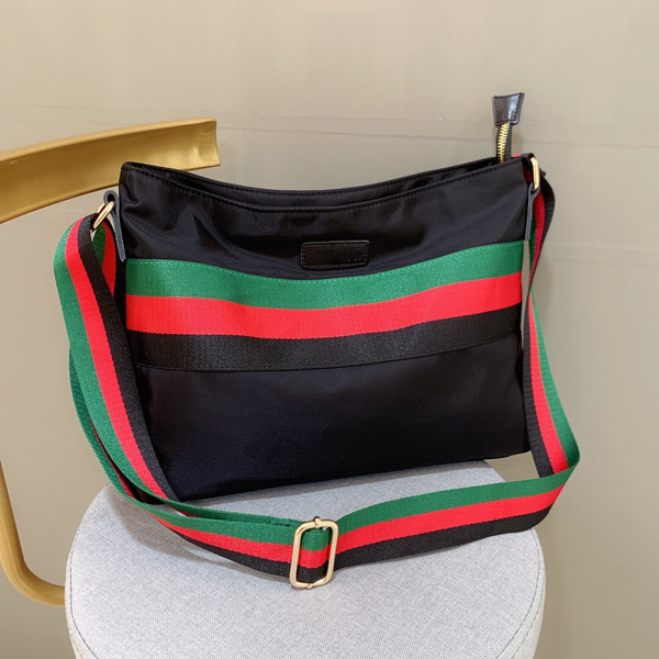 2021 oxford cross-body bag striped wrist bag european and american casual women's shoulder bag
2021 oxford cross-body bag striped wrist bag european and american casual women's shoulder bag