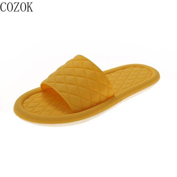 casual women's slippers 2021 summer pure color simple and fashionable outdoor vamp plaid imprint trend home women's slippers, Black
casual women's slippers 2021 summer pure color simple and fashionable outdoor vamp plaid imprint trend home women's slippers, Black