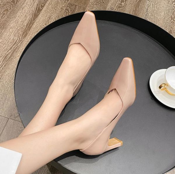 black patent shoe 2021 platform heels pumps lace-up latest square toe sandals ladies slip on shallow mouth leather
black patent shoe 2021 platform heels pumps lace-up latest square toe sandals ladies slip on shallow mouth leather