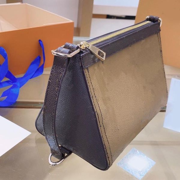 triangle cosmetic wash bag canvas handbag letter old flower card messenger bag purse wallets with box
triangle cosmetic wash bag canvas handbag letter old flower card messenger bag purse wallets with box