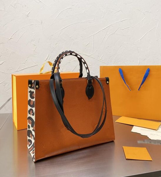 onthego wild at heart series tote designers womens leopard shopping bag casual speedy embossing genuine leather shoulder tote female
onthego wild at heart series tote designers womens leopard shopping bag casual speedy embossing genuine leather shoulder tote female