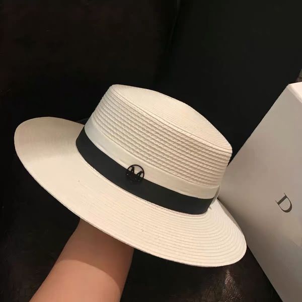 straw flat letter elegant white women's protection seaside holiday sun hat tide, Black;white
straw flat letter elegant white women's protection seaside holiday sun hat tide, Black;white