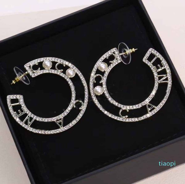 half round shape in 2.5cm*4.2cm with diamond and pearl for women wedding jewelry gift, Golden
half round shape in 2.5cm*4.2cm with diamond and pearl for women wedding jewelry gift, Golden