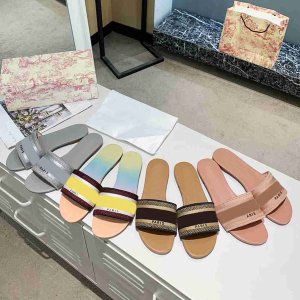 2021 desiner women sandals slippers embroidery sandal floral brocade flip flops striped beach genuine leather slipper 35 colors slippers, Black
2021 desiner women sandals slippers embroidery sandal floral brocade flip flops striped beach genuine leather slipper 35 colors slippers, Black