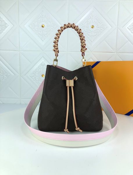 2021 luxurys designers fashion womens crossbody bag shoulder bags letter handbag ladies purse chains cross body clutch camera handbags m4034
2021 luxurys designers fashion womens crossbody bag shoulder bags letter handbag ladies purse chains cross body clutch camera handbags m4034