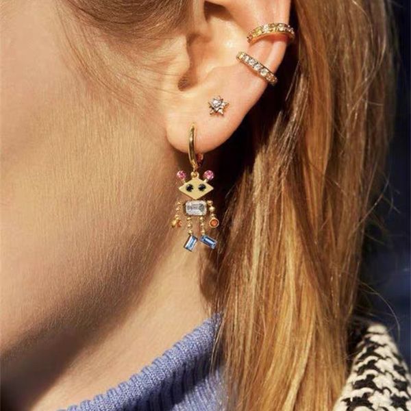 2021 hyperbole cz stone robot french earrings women hiphop jewelry pearl earring rock female brincos vintage whole, Golden
2021 hyperbole cz stone robot french earrings women hiphop jewelry pearl earring rock female brincos vintage whole, Golden
