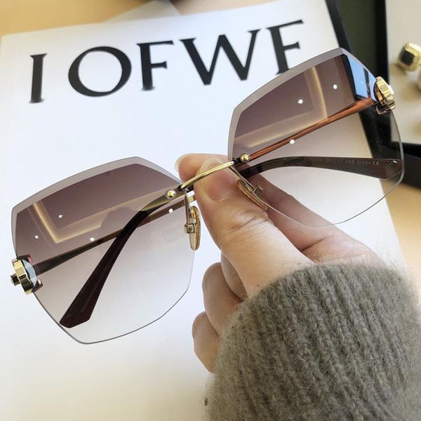 sunglasses 2021 brand cutting rimless square for women vintage alloy cat eye sun glasses female elegant gradient shades men, White;black
sunglasses 2021 brand cutting rimless square for women vintage alloy cat eye sun glasses female elegant gradient shades men, White;black