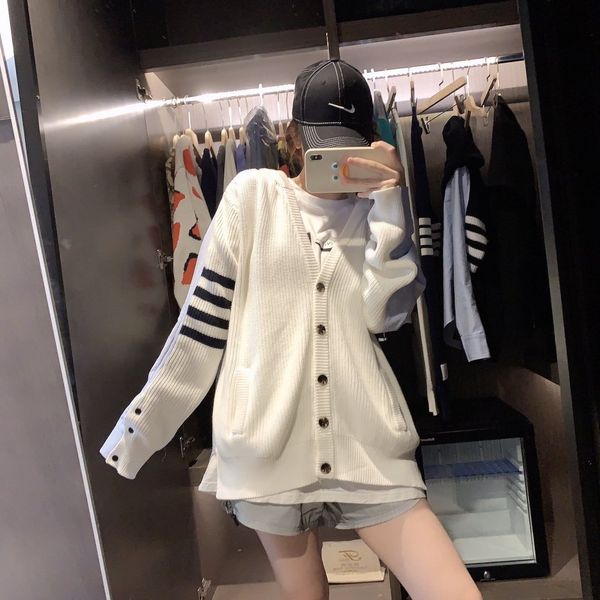 tb hat college style contrast sleeve stripe knit cardigan stitched shirt hooded sweater coat, White;black
tb hat college style contrast sleeve stripe knit cardigan stitched shirt hooded sweater coat, White;black