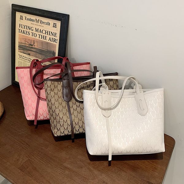 high-quality s 2021 autumn new fashion large capacity women's foreign style single shoulder armpit bag women
high-quality s 2021 autumn new fashion large capacity women's foreign style single shoulder armpit bag women