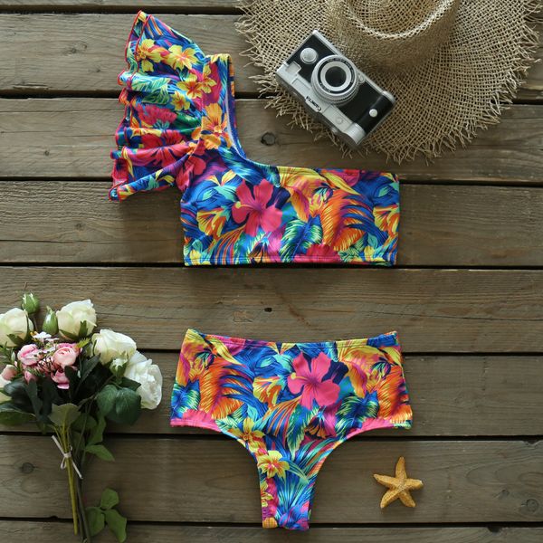new one shoulder bikinis women swimsuit ruffle swimwear high waist bathing suits beach wear biquini female 210305, White;black
new one shoulder bikinis women swimsuit ruffle swimwear high waist bathing suits beach wear biquini female 210305, White;black