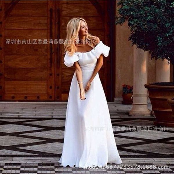 2020 white one line shoulder dress with leaf edge, White;black
2020 white one line shoulder dress with leaf edge, White;black