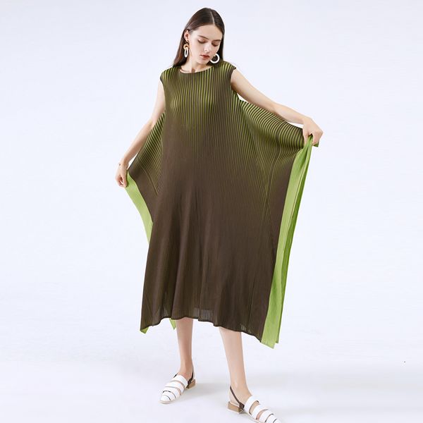 2021 pleated striped printed summer clothes for women new temperament light mature long loose plus size big swing j50n, Black;gray
2021 pleated striped printed summer clothes for women new temperament light mature long loose plus size big swing j50n, Black;gray