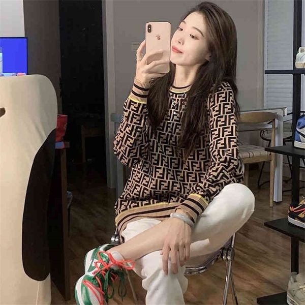 simple round neck versatile knitted sweater 2022 spring new double letter jacquard short bottomed top, Black;brown
simple round neck versatile knitted sweater 2022 spring new double letter jacquard short bottomed top, Black;brown