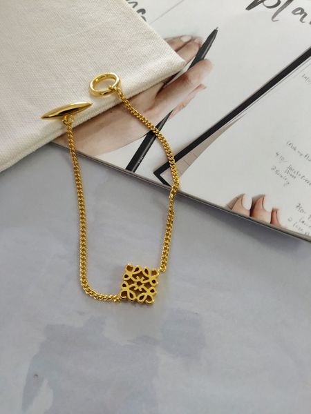 luojia bracelet high-level light luxury niche ot clasp bracelet star same bracelet, Golden;silver
luojia bracelet high-level light luxury niche ot clasp bracelet star same bracelet, Golden;silver