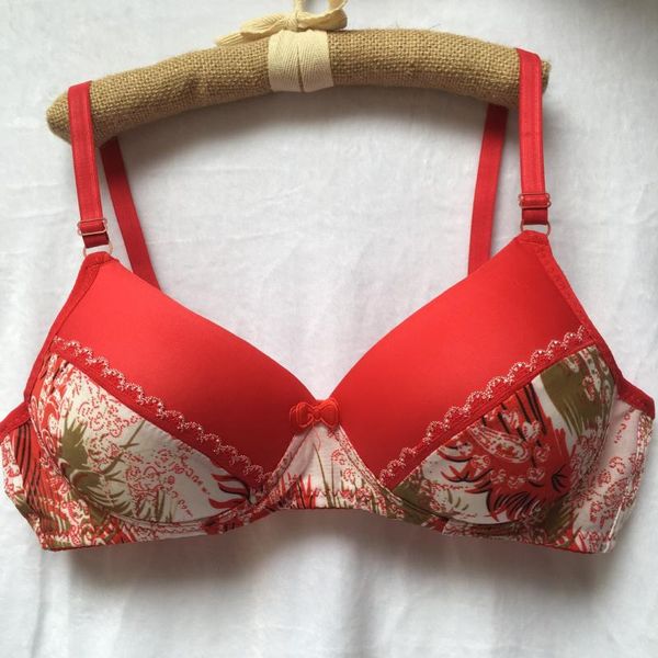 thin summer middle-aged women with breathable middle-aged bra no rims mother cotton underwear bra a woman's, Red;black
thin summer middle-aged women with breathable middle-aged bra no rims mother cotton underwear bra a woman's, Red;black