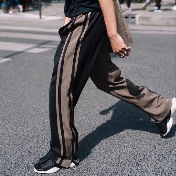 2021 new listrado contraste cor emendado solto casual retro homem e mulher lado zper streetwear harajuku baggy calas de pista 14mj, Black
2021 new listrado contraste cor emendado solto casual retro homem e mulher lado zper streetwear harajuku baggy calas de pista 14mj, Black