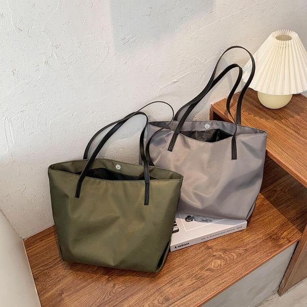 cross body simple nylon handbag women large capacity shoulder handle bag daily travel fashion shopping totes
cross body simple nylon handbag women large capacity shoulder handle bag daily travel fashion shopping totes
