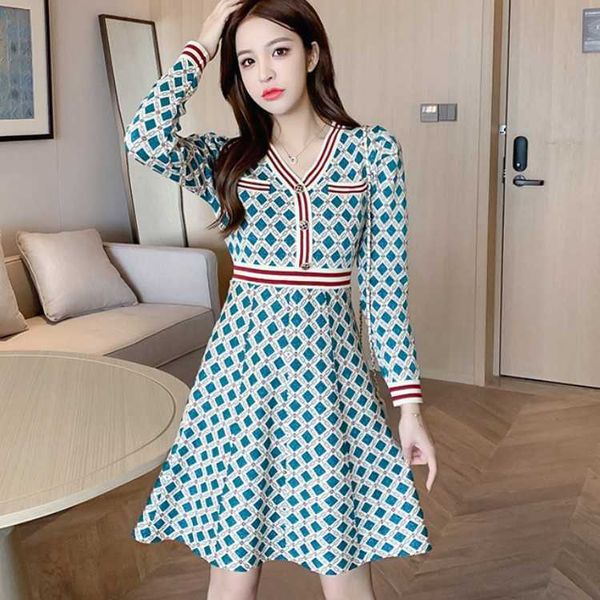 autumn winter women's plaid knitting dress high waist elegant fashion long sleeve v-neck sweater mini dresses 210526, Black;gray
autumn winter women's plaid knitting dress high waist elegant fashion long sleeve v-neck sweater mini dresses 210526, Black;gray