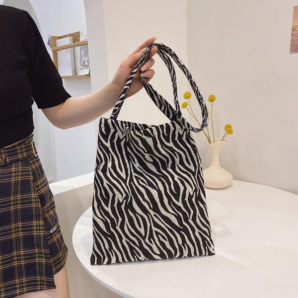 evening bags women's bag fashion animal pattern printing canvas shoulder crossbody summer casual ladies large capacity handbag for wome
evening bags women's bag fashion animal pattern printing canvas shoulder crossbody summer casual ladies large capacity handbag for wome