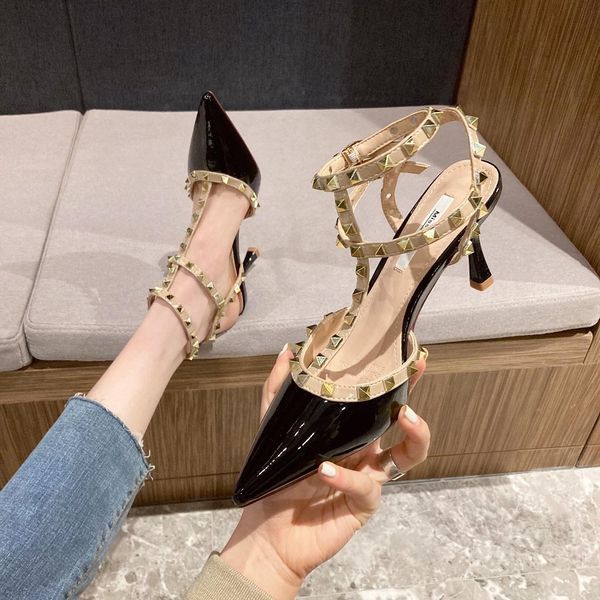 spring and summer 2021 pointed rivet high heel's thin heel flat buckle sandals liuding baotou hollow 5615-2, Black
spring and summer 2021 pointed rivet high heel's thin heel flat buckle sandals liuding baotou hollow 5615-2, Black