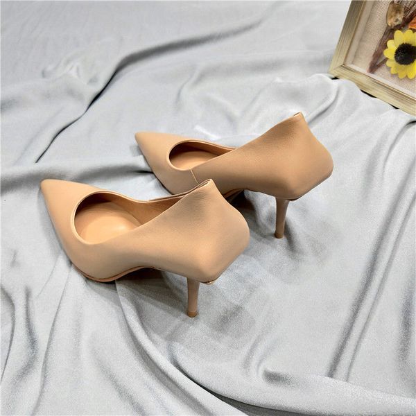 luxury dress shoes 2021 dign sense small leather pointed thin heel high heel's temperament versatile single shoe autumn, Black
luxury dress shoes 2021 dign sense small leather pointed thin heel high heel's temperament versatile single shoe autumn, Black