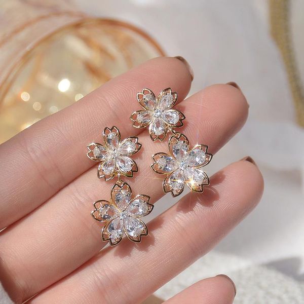 stud 2021 romantic 14k real gold super shine double flowers women earrings bling zirconia cz earring wedding jewelry pendant, Golden;silver
stud 2021 romantic 14k real gold super shine double flowers women earrings bling zirconia cz earring wedding jewelry pendant, Golden;silver