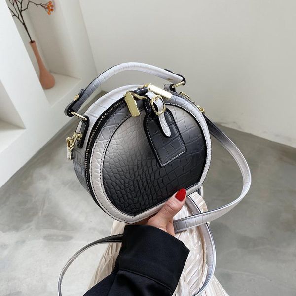 evening bags women's leather shoulder bag 2021 personality design gradient color round cake korean crossbody retro handbag
evening bags women's leather shoulder bag 2021 personality design gradient color round cake korean crossbody retro handbag