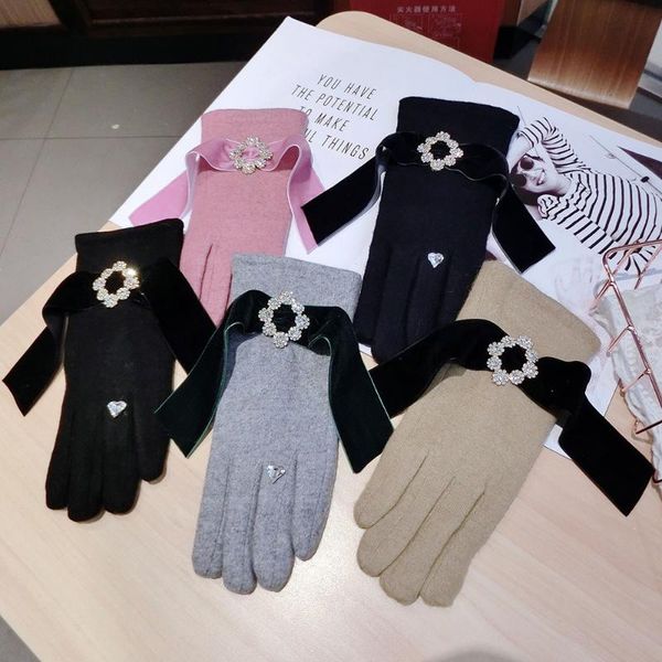 five fingers gloves winter diamonds gem wool knit warm touch screen mittens female double layer plus plush thick cashmere driving black, Blue;gray
five fingers gloves winter diamonds gem wool knit warm touch screen mittens female double layer plus plush thick cashmere driving black, Blue;gray