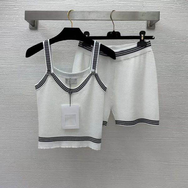 women's two piece pants 2022 spring summer striped print and shorts brand same style 2 pieces sets 0223-11, White
women's two piece pants 2022 spring summer striped print and shorts brand same style 2 pieces sets 0223-11, White