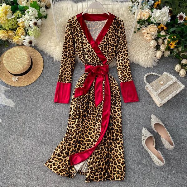 casual dresses women fashion velour splicing personality leopard print middle knee velvet dress female v-neck long sleeves sashes, Black;gray
casual dresses women fashion velour splicing personality leopard print middle knee velvet dress female v-neck long sleeves sashes, Black;gray