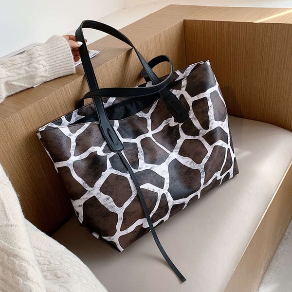 hbp big women's 2021 new fashion large capacity single shoulder pattern portable tote bag
hbp big women's 2021 new fashion large capacity single shoulder pattern portable tote bag