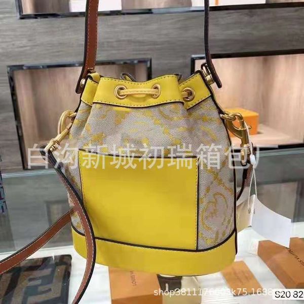 autumn winter new fashion splicing drawstring bucket bag canvas jacquard single shoulder messenger portable women's bag handbags
autumn winter new fashion splicing drawstring bucket bag canvas jacquard single shoulder messenger portable women's bag handbags