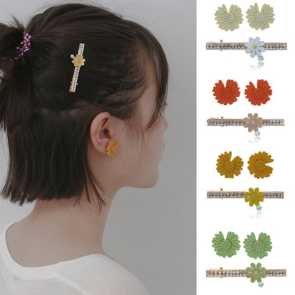 jewelry simple hand geometric diamond design sense hair fashion daisy micro inlaid square hairpin, Silver
jewelry simple hand geometric diamond design sense hair fashion daisy micro inlaid square hairpin, Silver