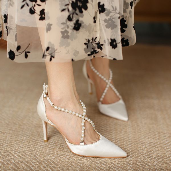 dress shoes primavera e verão nova pérola cinta fivela sandálias feminino dedo do pé apontado cetim stiletto calcanhar all-matching salto al, Black
dress shoes primavera e verão nova pérola cinta fivela sandálias feminino dedo do pé apontado cetim stiletto calcanhar all-matching salto al, Black