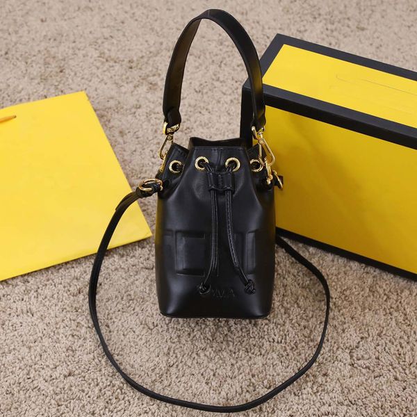 Drawstring Bags Evening Bag Ladies Handbag Top 9A leather material letter matching decoration casual style design size 18cm 10cm 12cm
Drawstring Bags Evening Bag Ladies Handbag Top 9A leather material letter matching decoration casual style design size 18cm 10cm 12cm