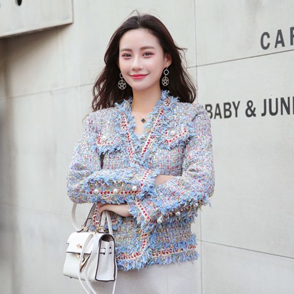 new 2021 brand lady winter pearls tassels woolen coat women vintage casaco femme warm tweed jacket elegant overcoats p89z, Black;brown
new 2021 brand lady winter pearls tassels woolen coat women vintage casaco femme warm tweed jacket elegant overcoats p89z, Black;brown