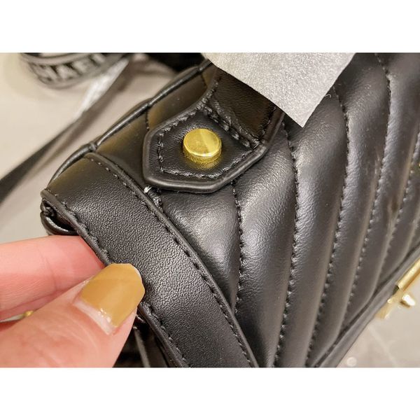 new shoulder bags 2021 women handbag crossbody bag brands designer handbags flower printing bag purse 25.20cm 25451, Black
new shoulder bags 2021 women handbag crossbody bag brands designer handbags flower printing bag purse 25.20cm 25451, Black