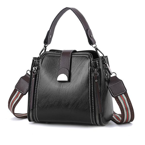 evening bags pu female shoulder women's designer messenger retro stitching ladies leather crossbody fashion handbag for girls
evening bags pu female shoulder women's designer messenger retro stitching ladies leather crossbody fashion handbag for girls