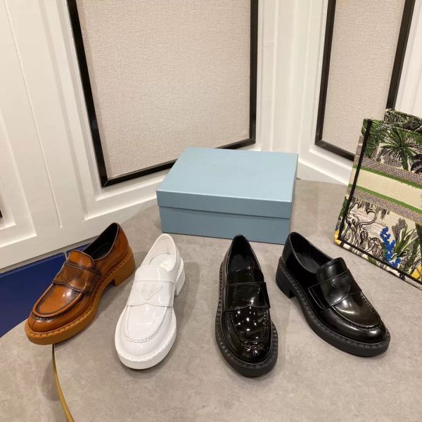 2021 luxury dress love women's shoes joker black and white 35-42 size contains boxes brand pr
2021 luxury dress love women's shoes joker black and white 35-42 size contains boxes brand pr