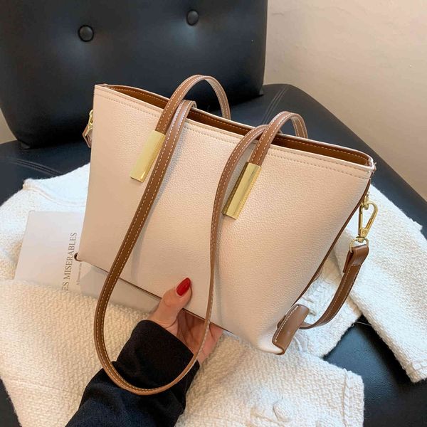 evening bag fashion trend women's solid color small square comfortable texture girl's single shoulder trendy simple style messenge
evening bag fashion trend women's solid color small square comfortable texture girl's single shoulder trendy simple style messenge