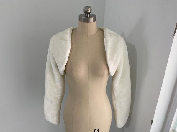 wraps & jackets faux fur short coat jacket wedding bolero wrap shawl shrug bride stole, White
wraps & jackets faux fur short coat jacket wedding bolero wrap shawl shrug bride stole, White