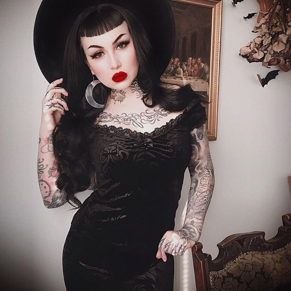 vintage slim off shoulder lace t-shirt gothic women short sleeve hollow out solid color female summer casual top, White
vintage slim off shoulder lace t-shirt gothic women short sleeve hollow out solid color female summer casual top, White