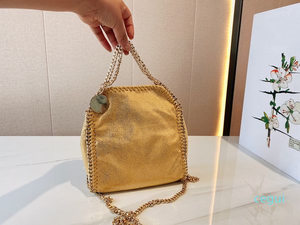 women shoulder bags 2021 autumn new fashion crossbody bag high-quality solid high-capacity small square-bags handbags chain 18*19
women shoulder bags 2021 autumn new fashion crossbody bag high-quality solid high-capacity small square-bags handbags chain 18*19