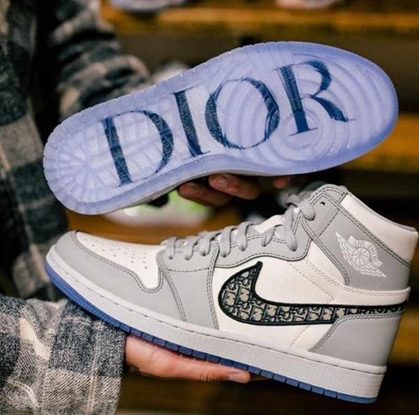 19ss cònvèrsè air dìòr jòrdàn 1 paris homme kàws aj oblique 03121 basketball casual men women luxury designer triple s sneakers canvas shoes
19ss cònvèrsè air dìòr jòrdàn 1 paris homme kàws aj oblique 03121 basketball casual men women luxury designer triple s sneakers canvas shoes