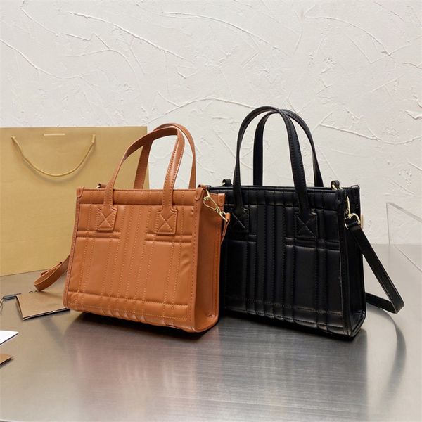 designers totes bags shoulder crossbody bag handbags women cross body handbag lady luxurys fashion leather purse high-quality 2 colors with
designers totes bags shoulder crossbody bag handbags women cross body handbag lady luxurys fashion leather purse high-quality 2 colors with